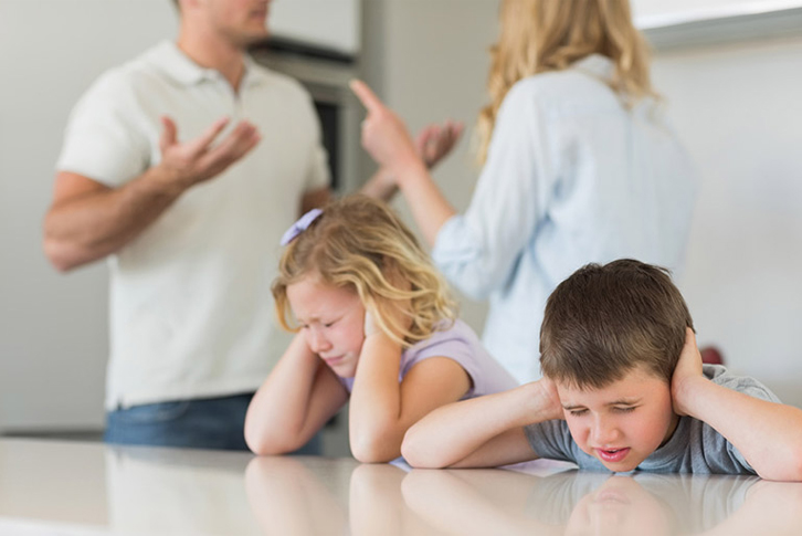 Cha mẹ căng thẳng có thể ảnh hưởng đến nguy cơ béo phì ở trẻ nhỏ