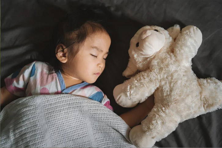 Melatonin được dùng phổ biến cho trẻ em nhưng chưa có đủ dữ liệu an toàn